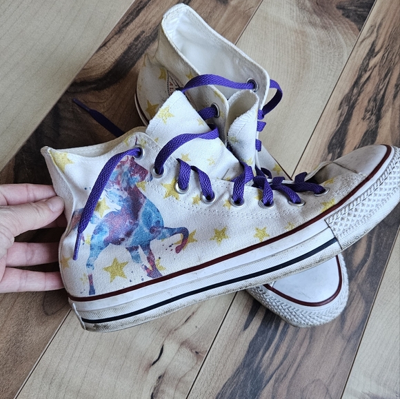 Converse - Picture 2 of 4